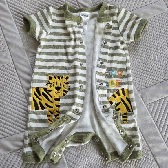🔥5 FOR $25🔥2 Pack Bundle CJP Baby Boy Rompers 0-3M - Picture 8 of 10